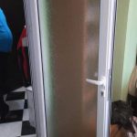 Алумниева врата с орнаментно стъкло