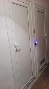 Алуминиеви врати за баня и WC